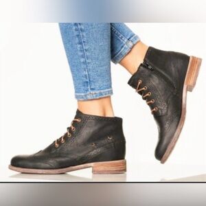 Josef Seibel Sienna 74 Black Leather Brogue Ankle Boots Womens Size 37 US 6.5